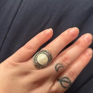 Elegant Silver Filigree Ring